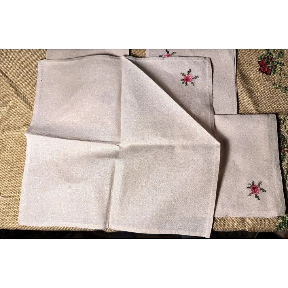 Vintage Embroidered Handkerchiefs Set of 4 Linen
